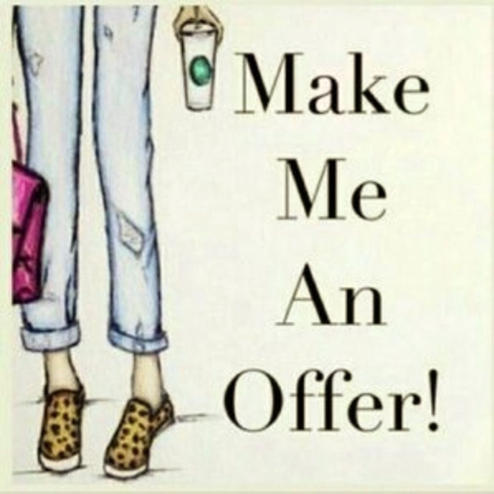 I 💜offers! Bundle and save🌹